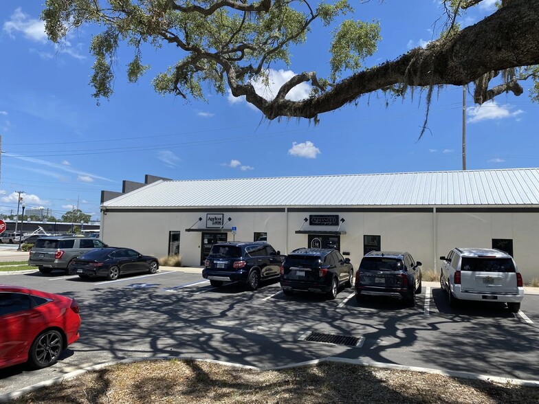 More Photos Of 400 3rd St SW, Winter Haven General Retail For Lease