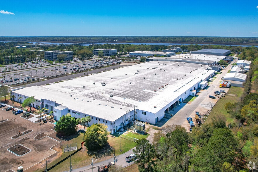 More Photos Of 4500 Leeds Ave, North Charleston Manufacturing For Lease