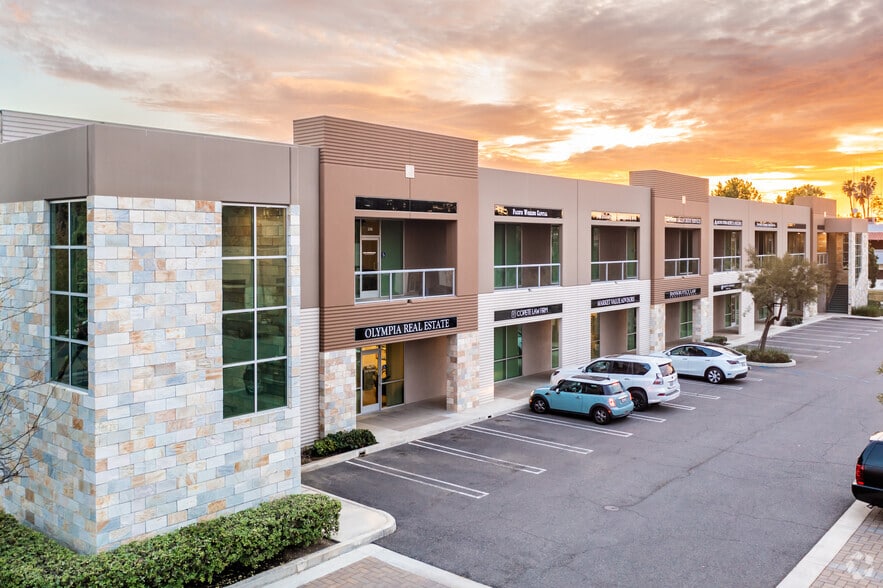 More Photos Of 603 N Parkcenter Dr, Santa Ana Unknown For Lease