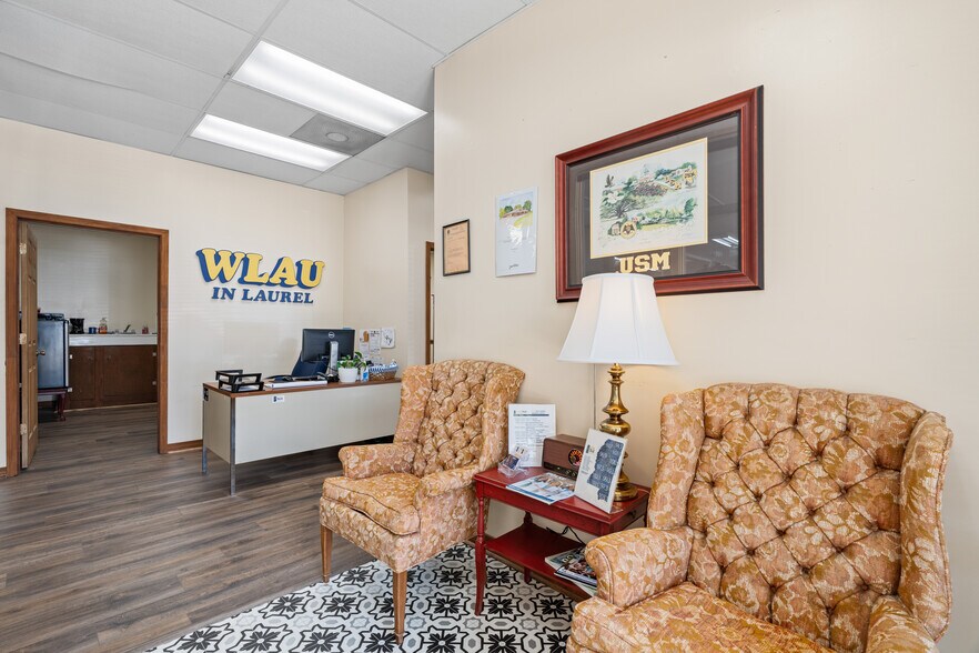 More Photos Of 531 Central Ave, Laurel Flex For Sale