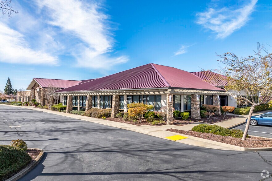 More Photos Of 985 Sun City Ln, Lincoln Office For Lease