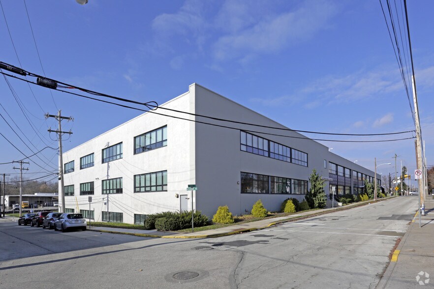 More Photos Of 100-112 W Butler Ave, Ambler Office For Lease