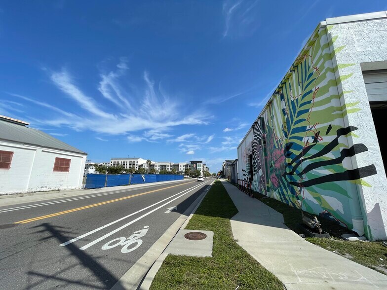 More Photos Of 1529 W North A St, Tampa Coworking Space
