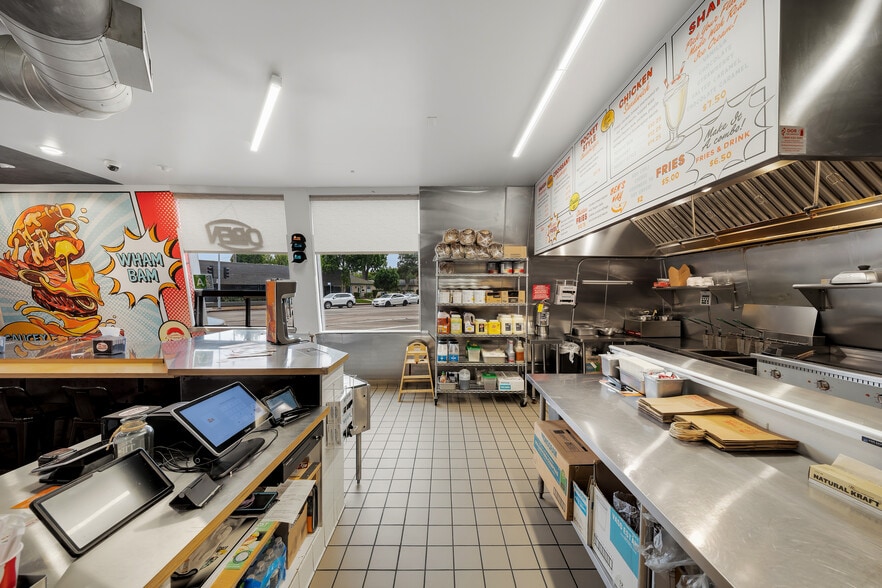 More Photos Of 4017 W Riverside Dr, Burbank Storefront Retail Office For Lease