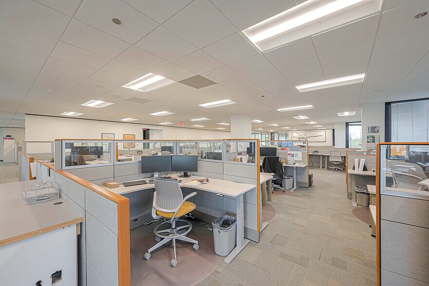 More Photos Of 6575 West Loop South, Bellaire Office For Lease