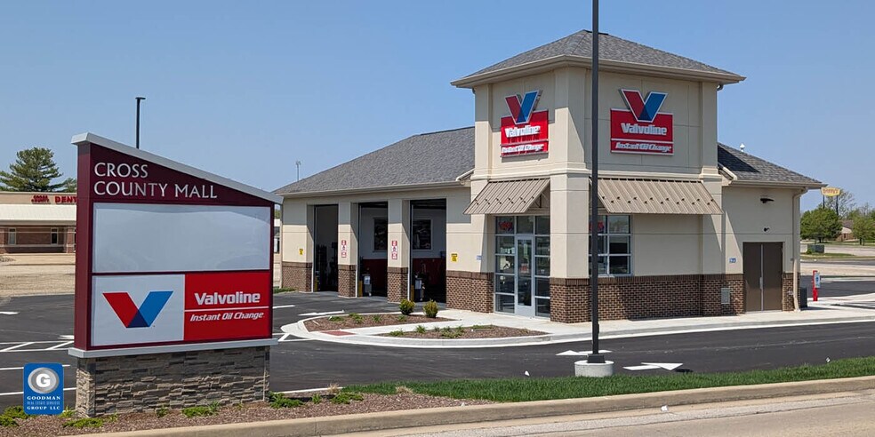 Primary Photo Of 700 Broadway Ave E, Mattoon Service Station For Sale