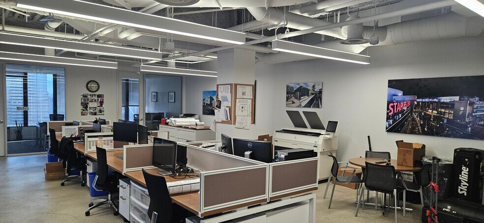 More Photos Of 700 S Flower St, Los Angeles Office For Lease