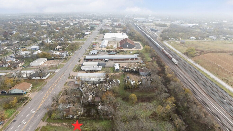 More Photos Of 921 W 2nd St, Taylor Land For Sale