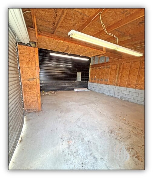 More Photos Of 1709 Mlk Jr Blvd, Gainesville Light Distribution For Lease