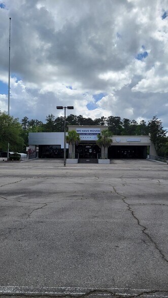 More Photos Of 3963 W Tennessee St, Tallahassee Auto Dealership For Lease