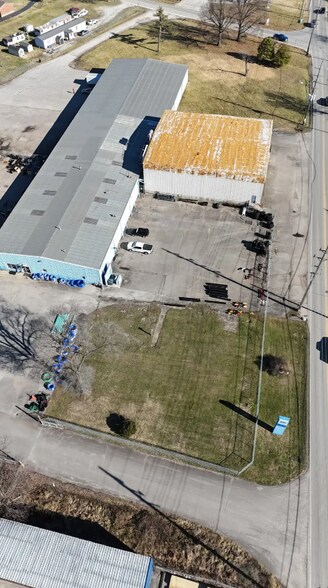 More Photos Of 2115 A Coopers Ln, Jeffersonville Warehouse For Lease