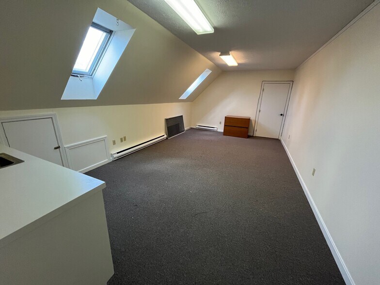 More Photos Of 169 Port Rd, Kennebunk Unknown For Lease