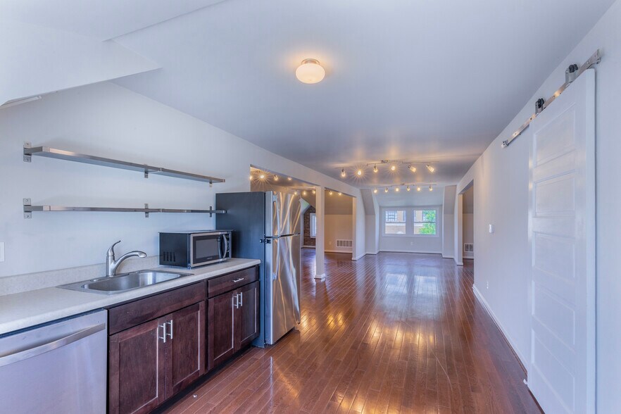 More Photos Of 449 N Euclid Ave, Saint Louis Office For Lease