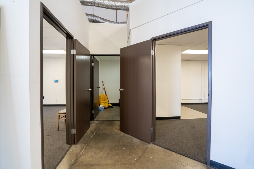 More Photos Of 775 Anita St, Chula Vista Distribution For Lease