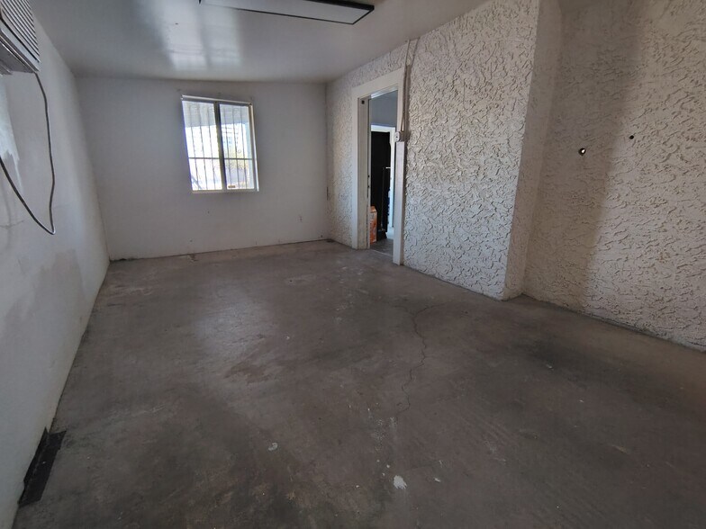 More Photos Of 219 W Mahoney Ave, Mesa Service For Lease