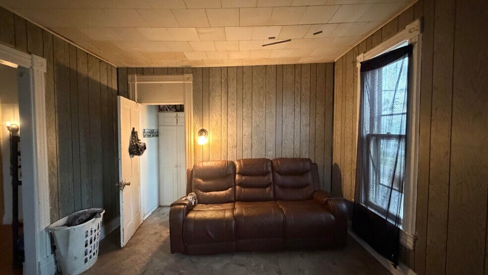 More Photos Of 200 N Jefferson St, Abingdon Apartments For Sale