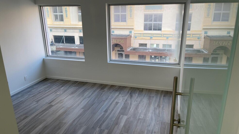 More Photos Of 39 NE 1st Ave, Miami Storefront Retail Office For Lease