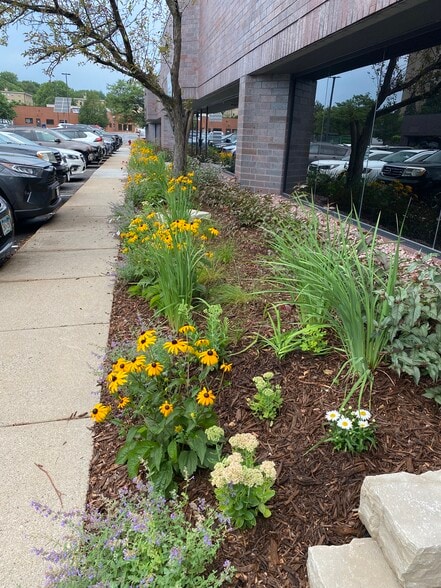 More Photos Of 425 Etna St, Saint Paul Light Manufacturing For Lease