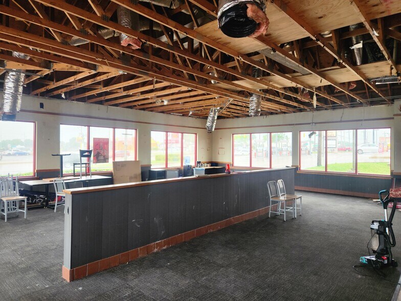 More Photos Of 11122 E 21st St, Tulsa Restaurant For Sale