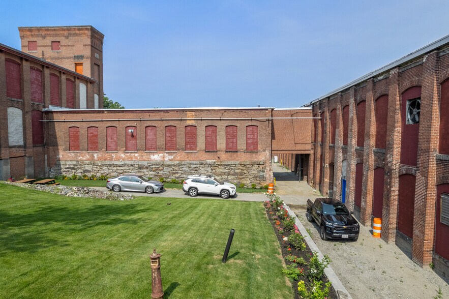 More Photos Of 56 Sterling St, Clinton Manufacturing For Lease