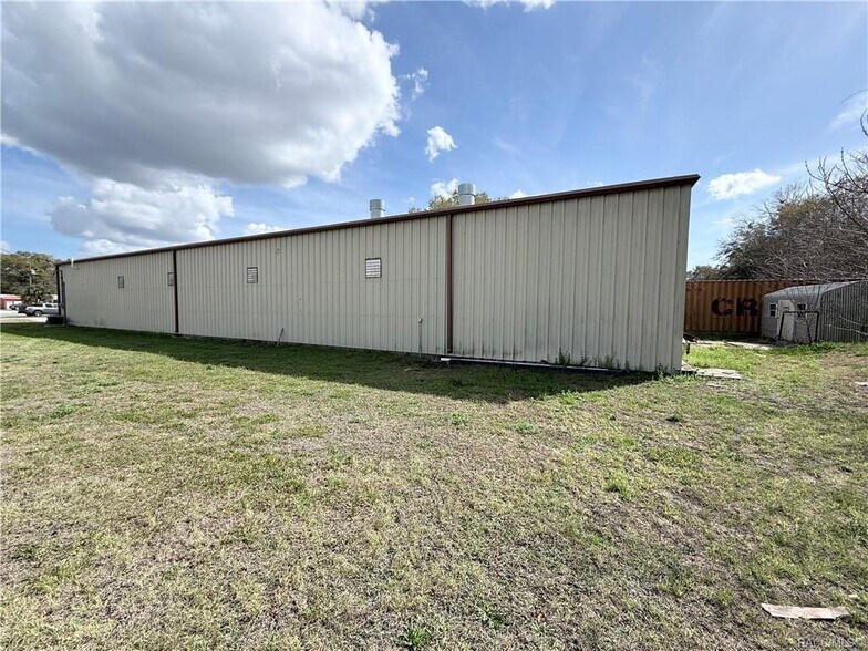 More Photos Of 8 Highway 19 N, Inglis Warehouse For Sale
