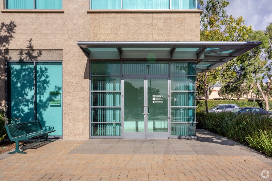 More Photos Of 1000 Roosevelt Ave, Irvine Office For Sale