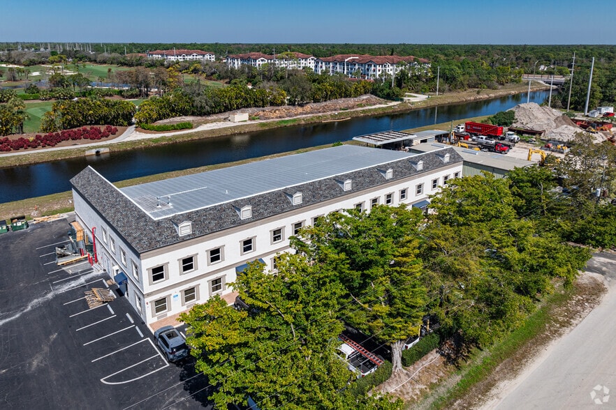 More Photos Of 4627 Arnold Ave, Naples Light Manufacturing For Lease