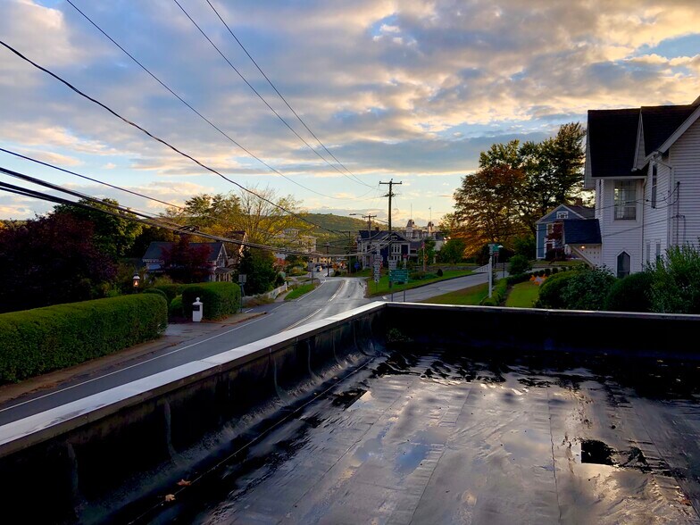 More Photos Of 5 Norwich Rd, East Haddam Freestanding For Sale