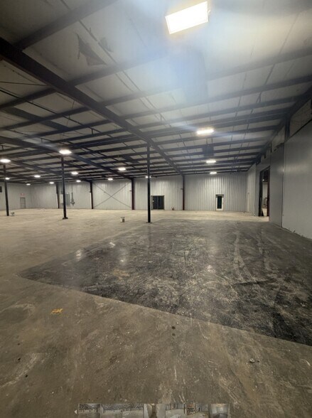 More Photos Of 216 Industrial Dr, Ridgeland Warehouse For Sale