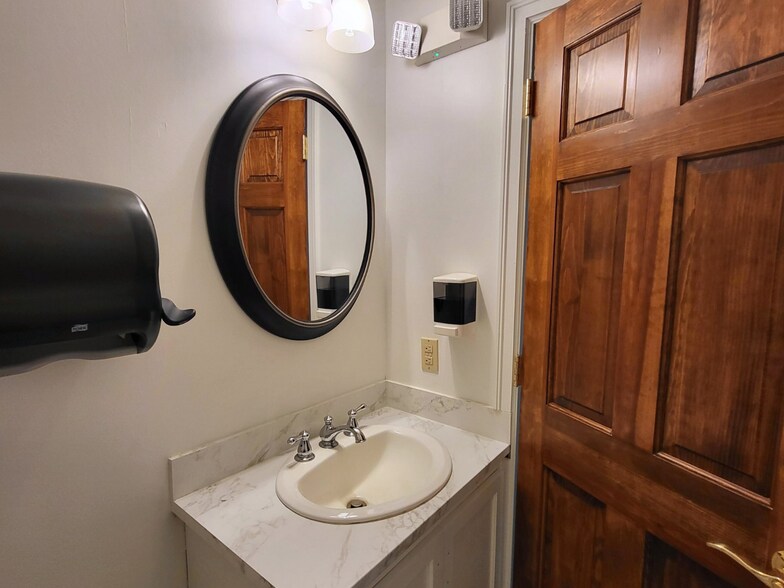 More Photos Of 416 Gordon Ave, Thomasville Medical For Lease