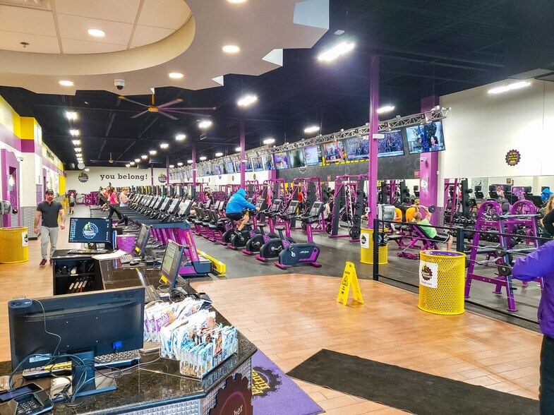 More Photos Of 1050-1056 S Bishop Ave, Rolla Storefront For Sale