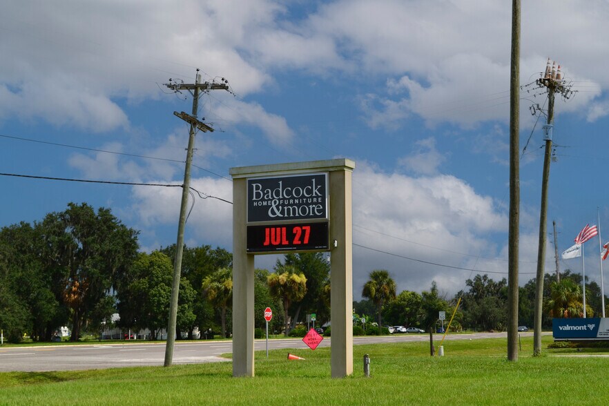 More Photos Of 1401 US Highway 17 N, Fort Meade Freestanding For Sale