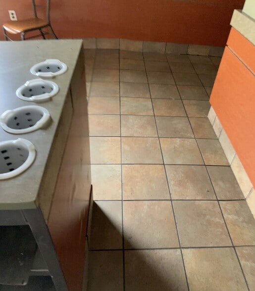 More Photos Of 772 W Bay St, East Tawas Restaurant For Sale