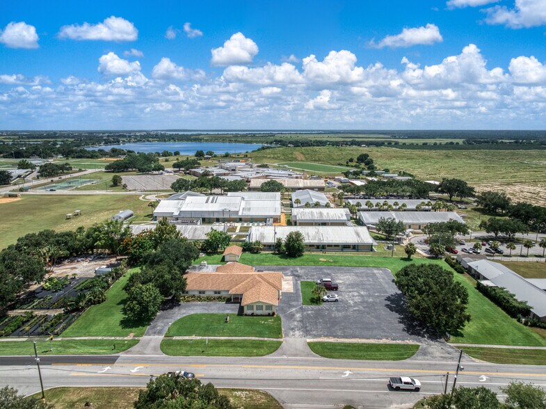 More Photos Of 405 W Interlake Blvd, Lake Placid Office For Sale