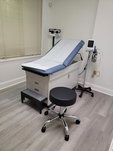 More Photos Of 802 N West St, Wilmington Office For Lease