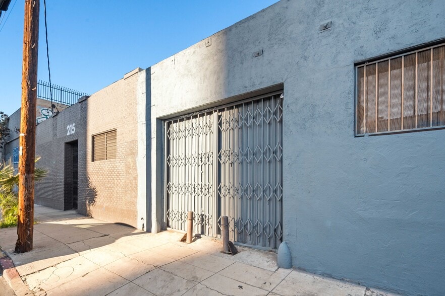 More Photos Of 1421 S Hill St, Los Angeles Warehouse For Sale