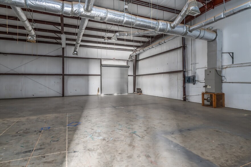 More Photos Of 480 N Dean Rd, Auburn Light Distribution For Lease