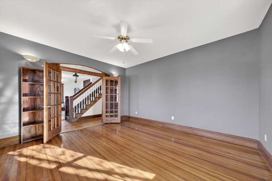 More Photos Of 1011 Market St, Hermann General Retail For Sale