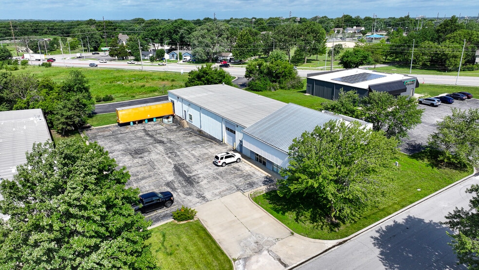 More Photos Of 893 N Jan-Mar Ct, Olathe Manufacturing For Lease