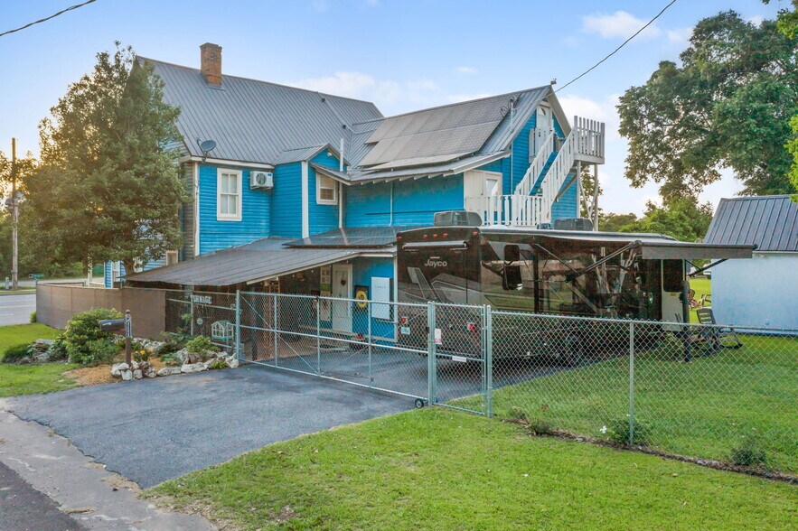 More Photos Of 1748 Georgia St, Alford Specialty For Sale