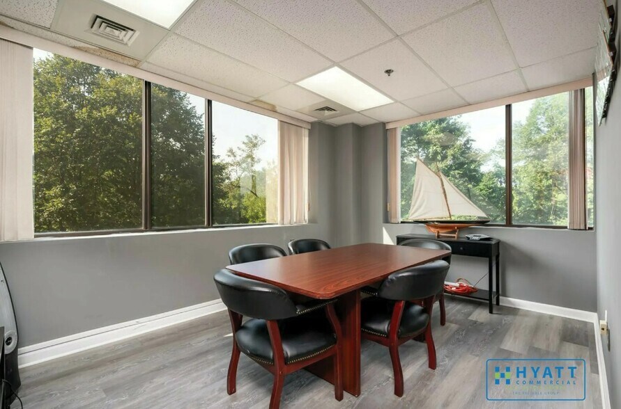 More Photos Of 147 Old Solomons Island Rd, Annapolis Medical For Sale