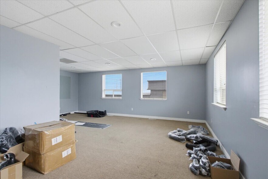 More Photos Of 14860 S Concord Park Dr, Bluffdale Light Distribution For Sale