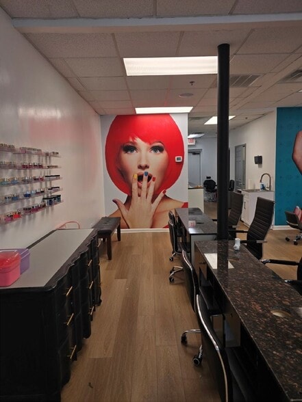 More Photos Of 2655 N Cobb Pky, Kennesaw Storefront For Lease