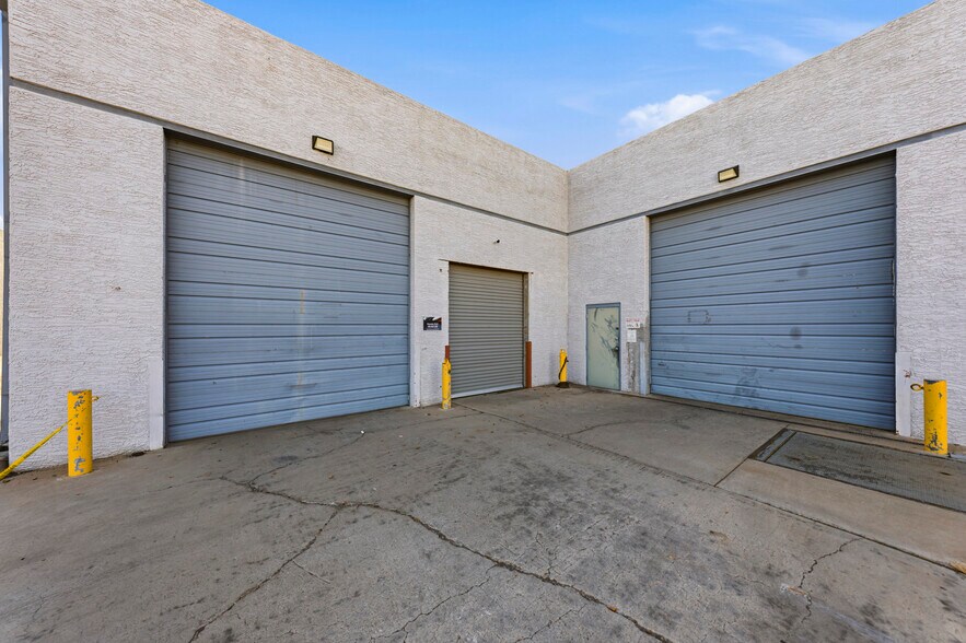 More Photos Of 3745 E Wier Ave, Phoenix Warehouse For Lease