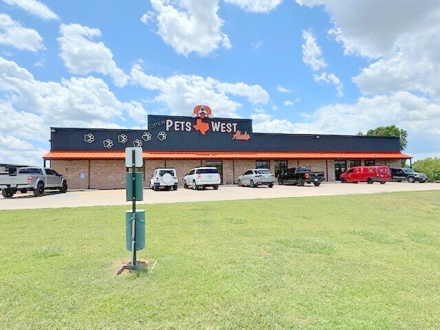 Primary Photo Of 102 Bear Cat Rd, Aledo General Retail For Lease