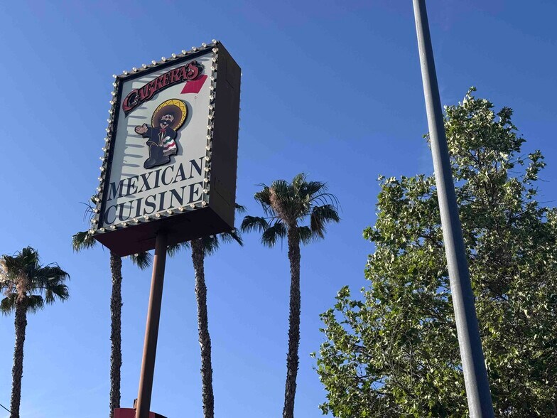 More Photos Of 655 N Lake Ave, Pasadena Restaurant For Lease