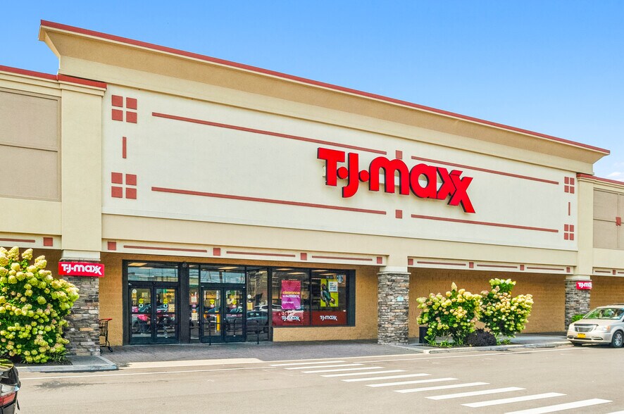 More Photos Of 3670 McKinley Pky, Buffalo Unknown For Lease