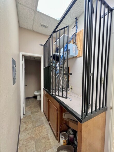 More Photos Of 3512 Avenue I, Rosenberg Office For Lease