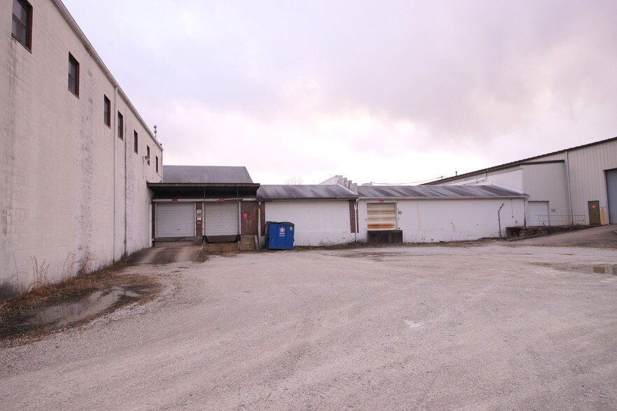 More Photos Of 4501 Ohio River Rd, Huntington Warehouse For Sale