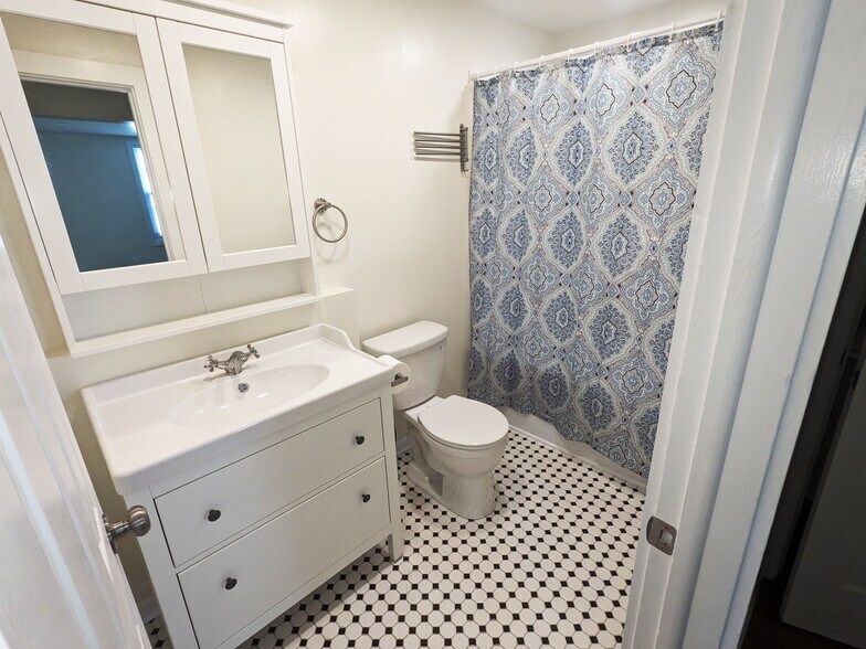 More Photos Of 201 Mansion Dr, Perryville Apartments For Sale